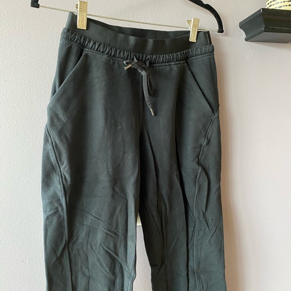 Lululemon Limited Edition Black Jogger 27’ - Picture 5 of 7